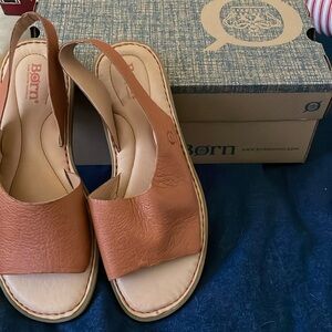 Born Inlet sandals Size 8 Euro 39